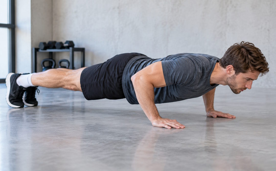 Mouvements pour les pecs, les épaules et les triceps (poussée)