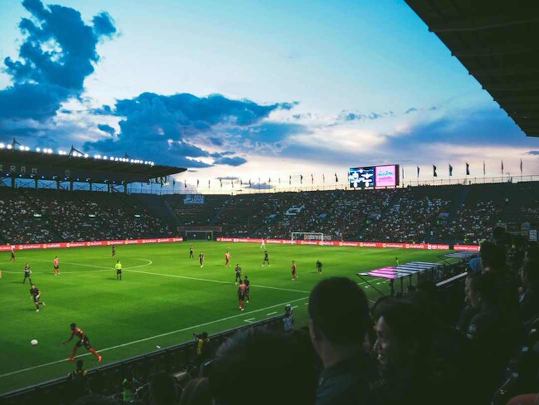 Les footballeurs ont une masse grasse plus faible qui est corr&eacute;l&eacute;e &agrave; une meilleure agilit&eacute;