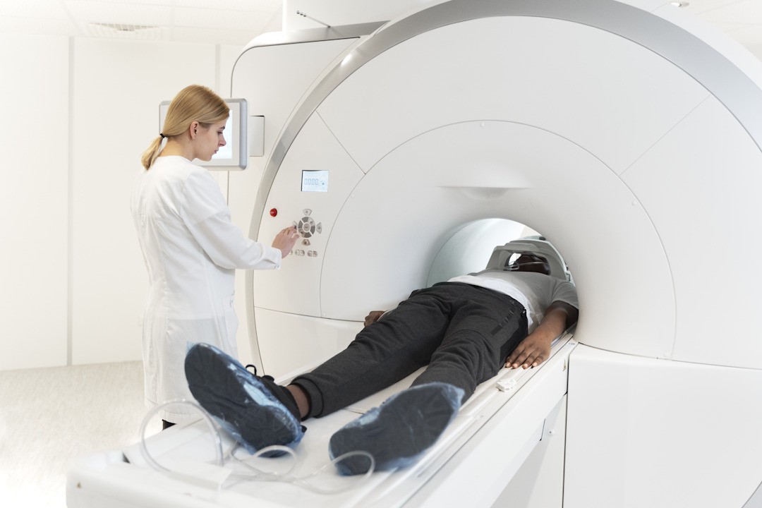 Scanner et IRM pour trouver les causes d'une hémoglobine cause