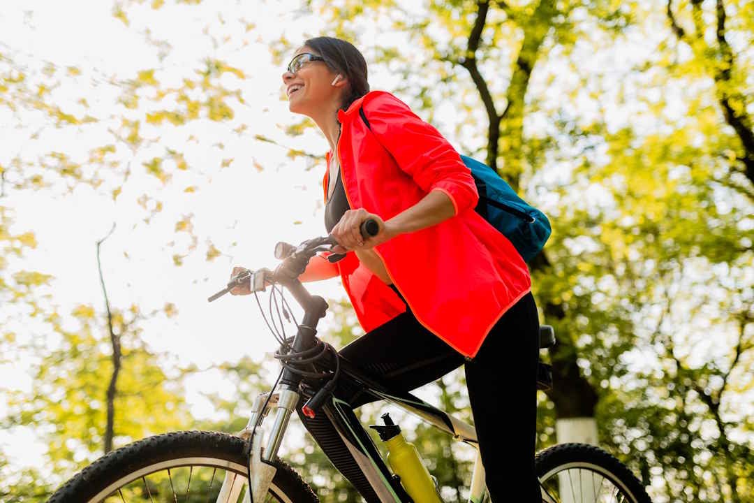 Faire du vélo pour pour solliciter vos mollets et renforcer le retour veineux