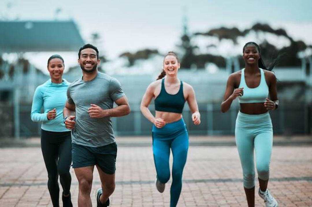 Des coureurs qui prennent de la whey