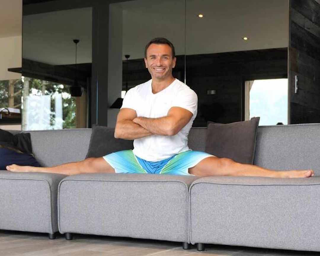 Un homme en forme qui fiat des exercices de sport grâce au Régime paléo