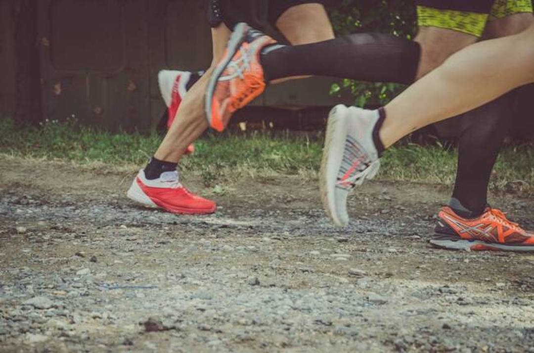 Des coureurs en pleine course