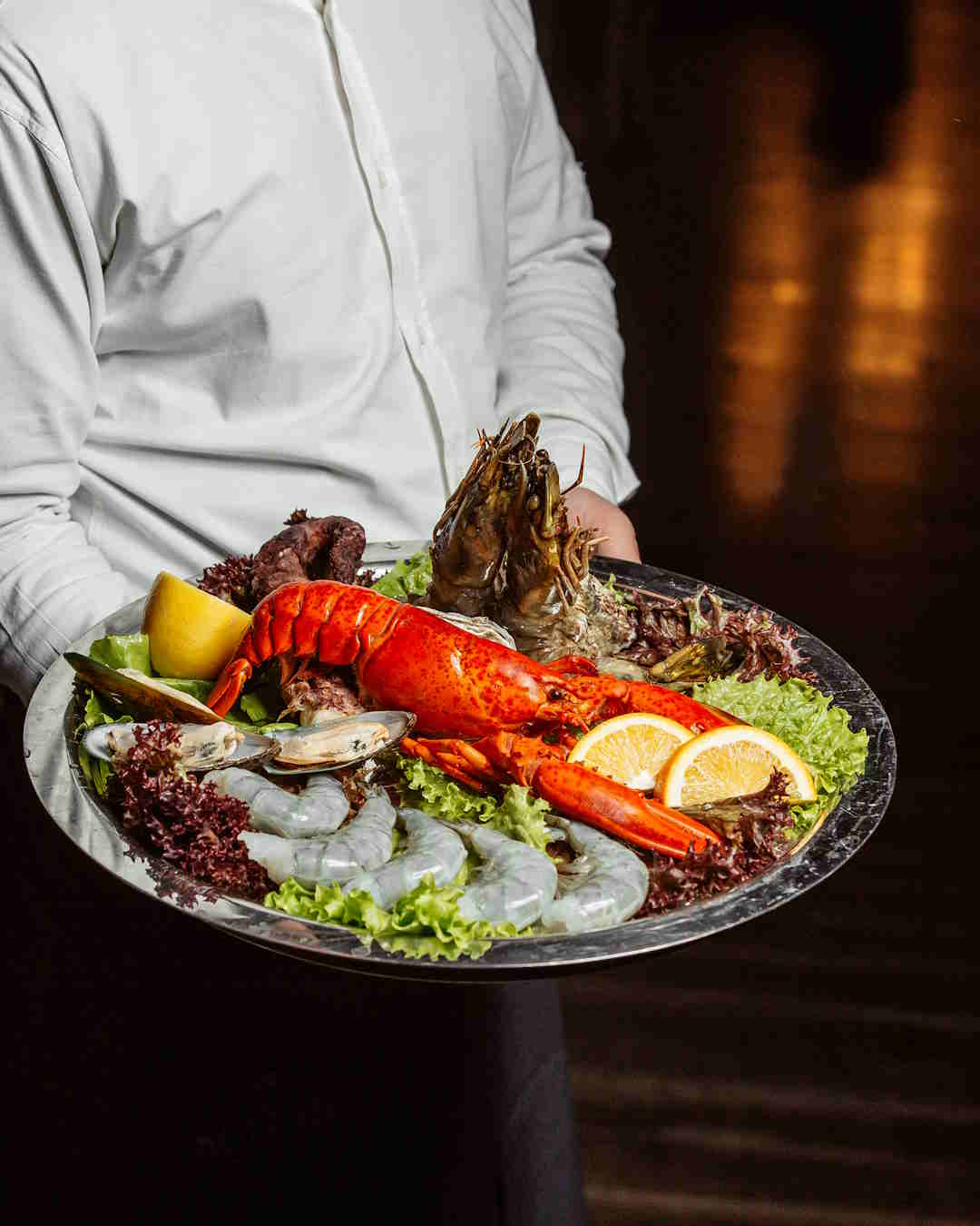 Un plateau garni de fruits de mer