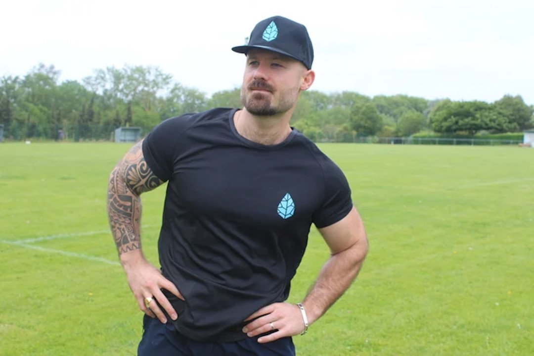 Un homme qui porte des tenus de sport chez nutripure