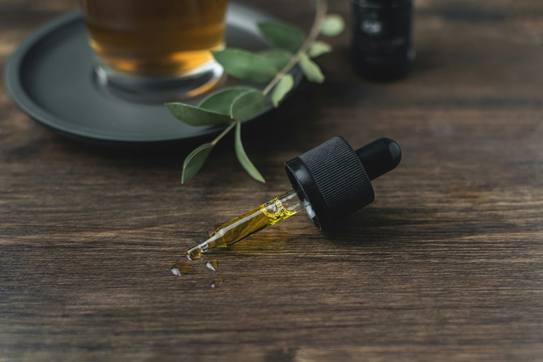  L'huile essentielle de Nerouil peut aider à la régénération de la peau.