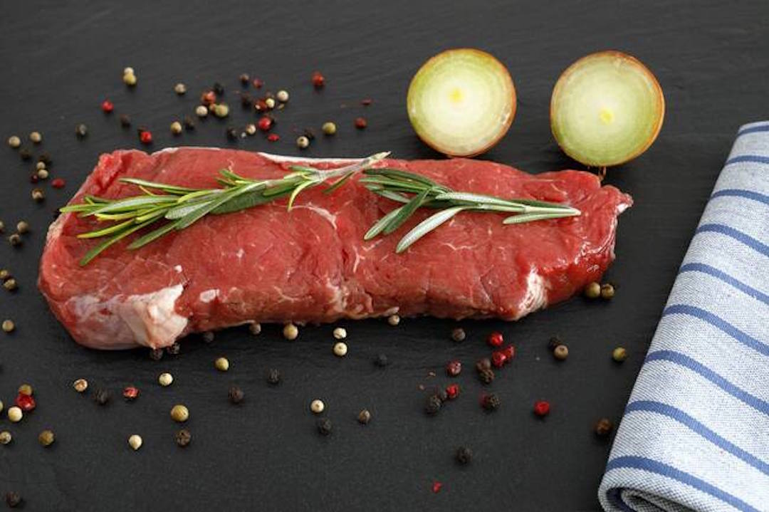 De la viande avec des oignons 