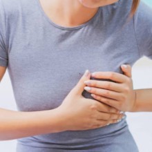 Douleurs mammaires à la ménopause : comment soulager la mastodynie ?