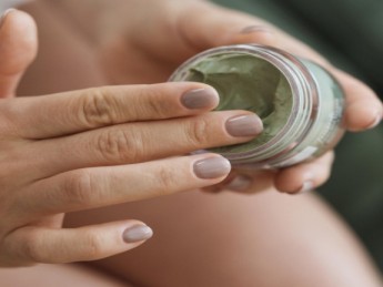 Argile verte et tendinite : pourquoi et comment faire un cataplasme efficace ?