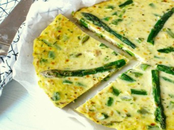Quiche sans pâte aux asperges, thon et ricotta