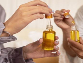 Huile essentielle de ravintsara : l’anti viral naturel n°1