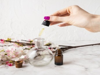 Huile essentielle de géranium : le guide complet pour une peau éclatante 