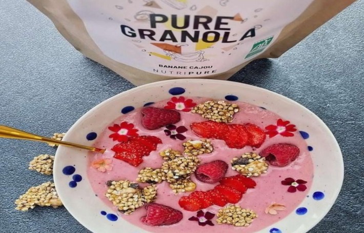 Smoothie bowl protéiné fruits rouges