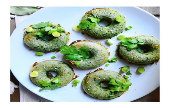 Des Green donuts à l'ortie et aux blettes