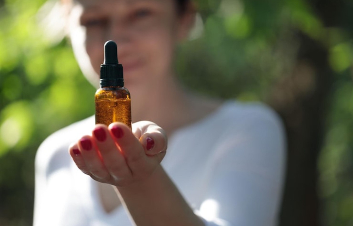 Tout savoir sur l’huile essentielle de patchouli et ses bienfaits