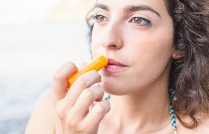 Bouton de fièvre et huiles essentielles : prévenir et guérir 