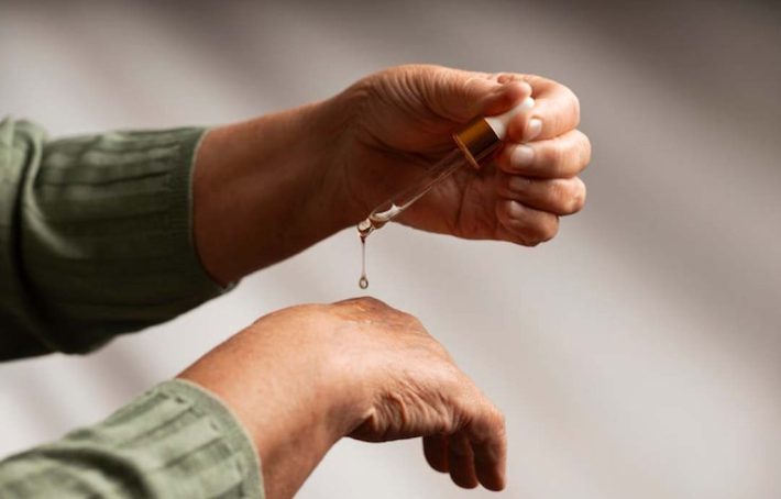 Huile essentielle verrue : le guide complet pour s'en débarrasser