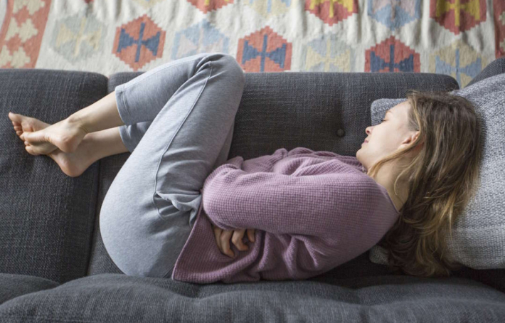 Spasmes intestinaux : causes, symptômes, solutions efficaces