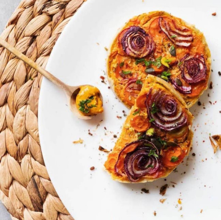 Tarte à la farine de patate douce et aux légumes
