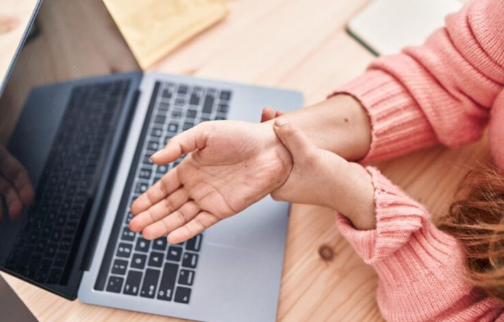 Tendinite de Quervain : guide pour soulager pouce et poignet