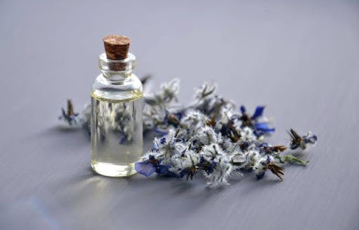 Huile de nigelle : 7 bienfaits prouvés pour la santé et la beauté