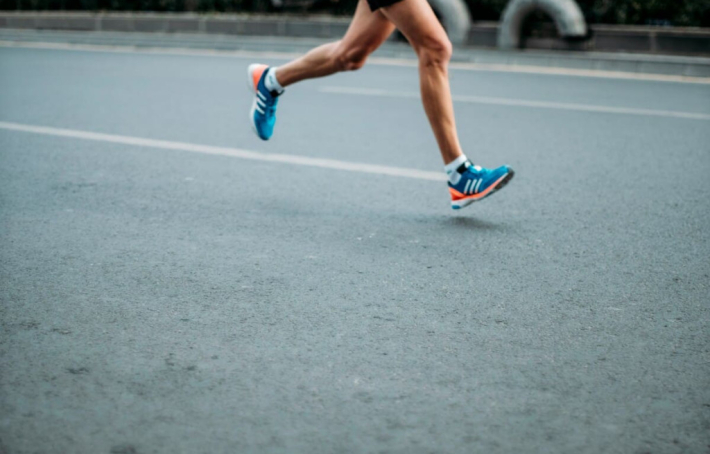 Problèmes gastro-intestinaux pendant la course : causes et solutions