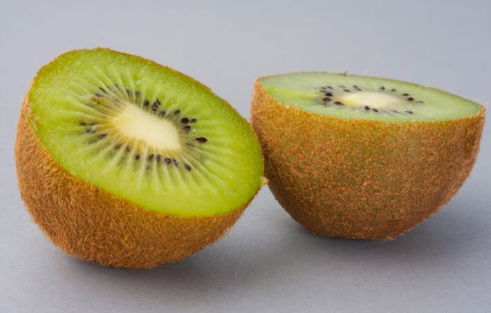 Kiwi : bienfaits santé, nutrition et études cliniques