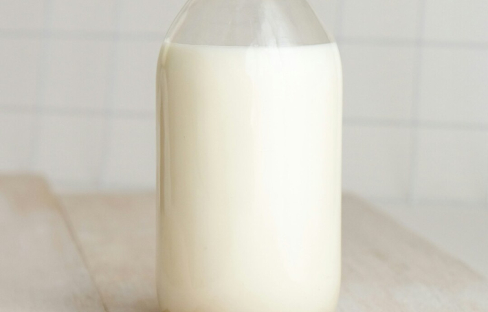 Lait d’amande bienfaits : quels réels avantages pour votre santé ?