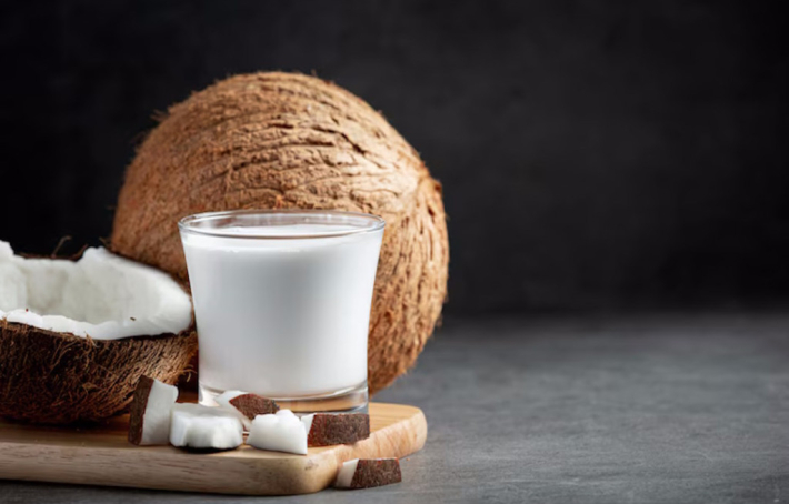 Lait de coco : bienfaits santé, beauté et usage au quotidien