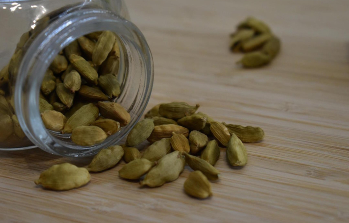Cardamome bienfaits : cette petite graine qui a tout d’une grande