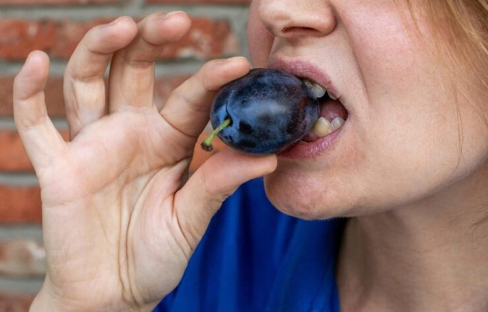 Les bienfaits du pruneaux de la digestion au squelette