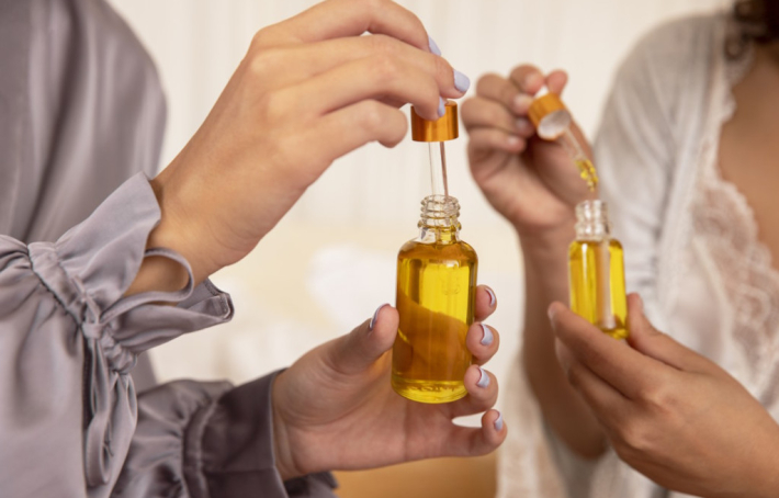Huile essentielle de ravintsara : l’anti viral naturel n°1