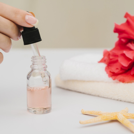 Huile essentielle bois de rose : bienfaits, danger d'extinction et alternative