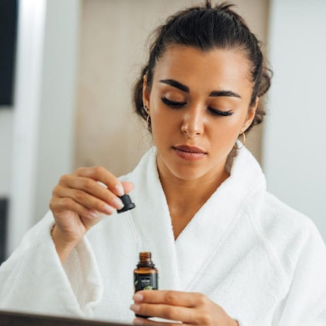 Huile essentielle de camomille romaine : ses bienfaits sur le stress, le sommeil