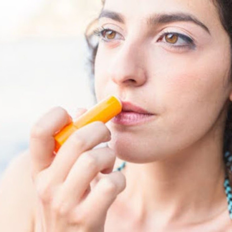 Bouton de fièvre et huiles essentielles : prévenir et guérir 