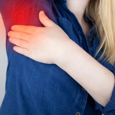 Tendinite sous les aisselles : symptômes, causes et solutions 