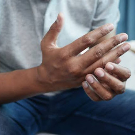 Arthrose du doigt : symptômes, causes et solutions pour mieux bouger