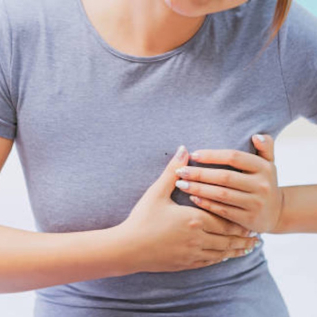 Douleurs mammaires à la ménopause : comment soulager la mastodynie ?