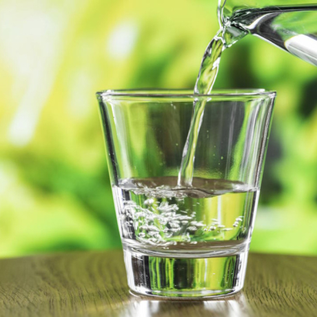Quelle eau boire pour prendre soin de ses reins ? Le guide complet