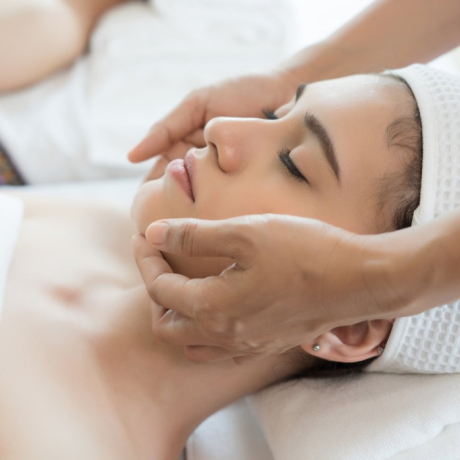 Drainage lymphatique du visage : bienfaits et auto-massage