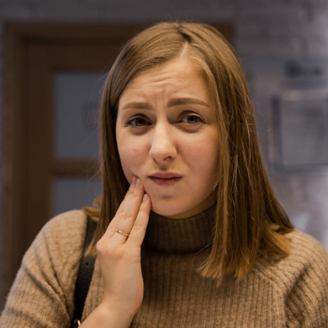 Mycose de la langue : causes, symptômes et traitements