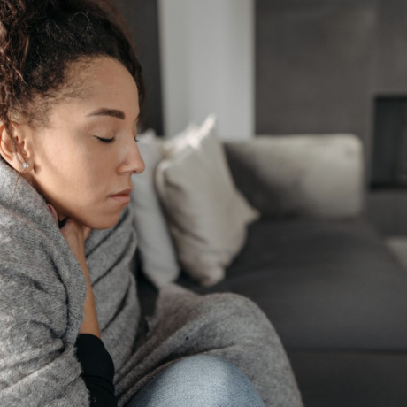 Angine blanche : causes, symptômes et traitements