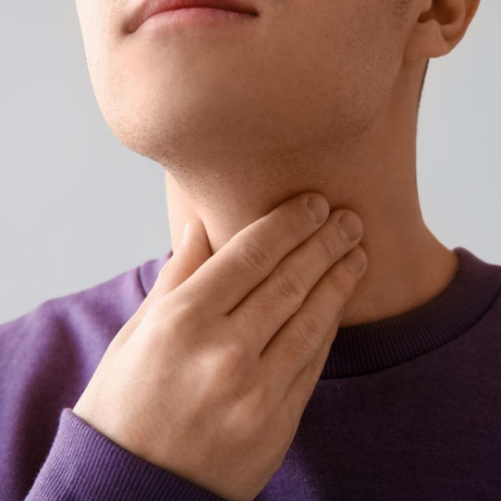 Quels sont les symptômes et les causes de l’hyperthyroïdie ?