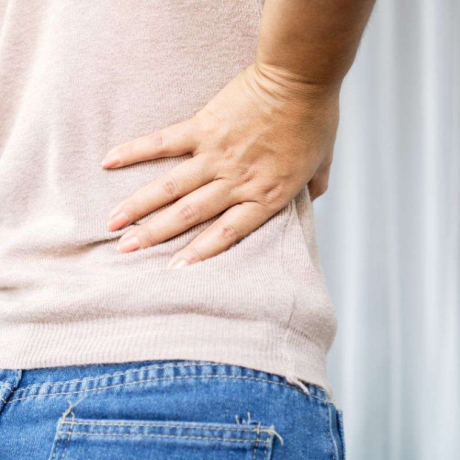 Douleur hanche droite et bas du dos : que faire ?