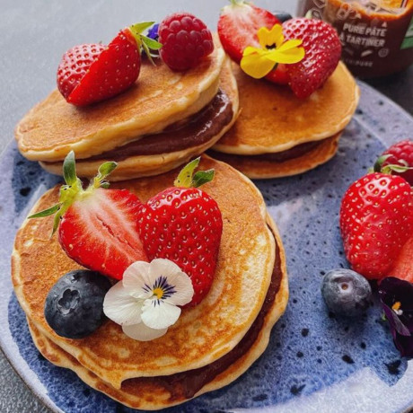 Pancakes fruits rouges et Pure Pâte à Tartiner
