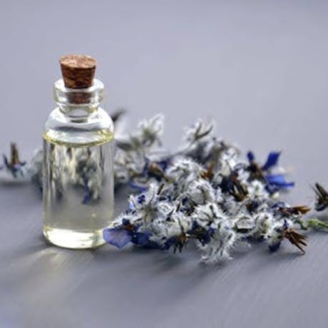 Huile de nigelle : 7 bienfaits prouvés pour la santé et la beauté