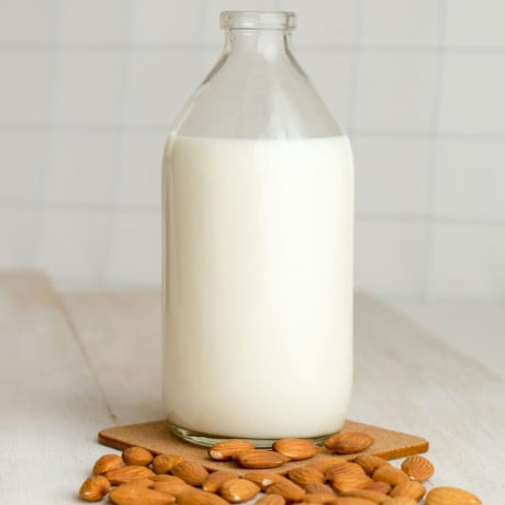 Lait d’amande bienfaits : quels réels avantages pour votre santé ?