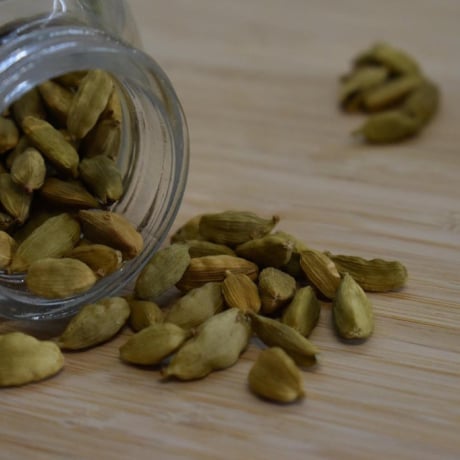 Cardamome bienfaits : cette petite graine qui a tout d’une grande
