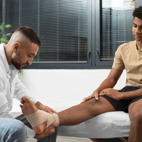 Fracture de fatigue du pied : symptômes, diagnostic et temps de guérison