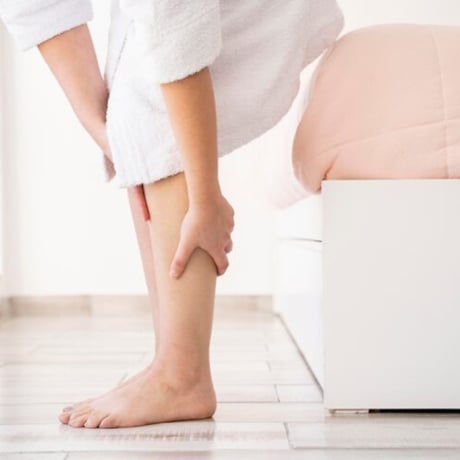 Fourmillements dans les jambes et grosse fatigue : les causes à explorer